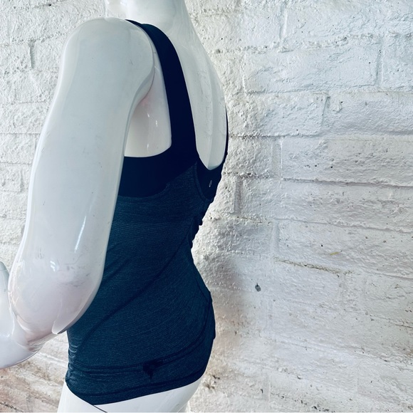 Lululemon atlética top gray  black size 4 - Picture 5 of 8